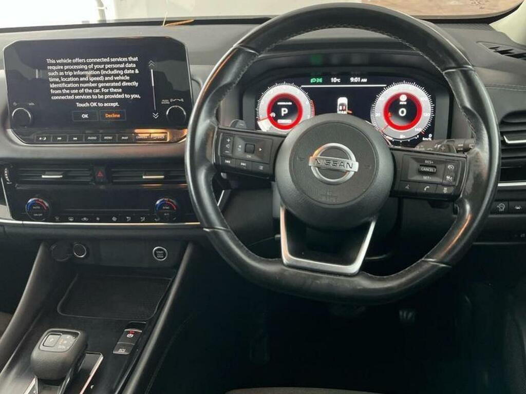 Nissan Qashqai 1.3 Dig-t Mhev N-connecta Xtron ... EA71JKV White #4