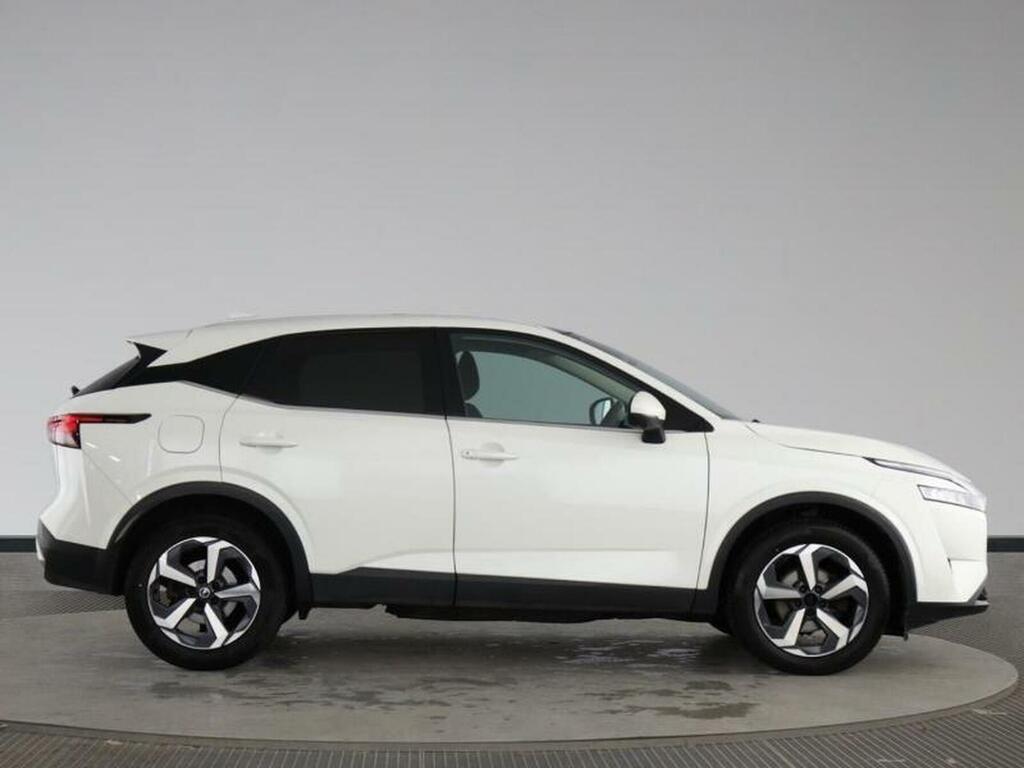 Nissan Qashqai 1.3 Dig-t Mhev N-connecta Xtron ... EA71JKV White #2
