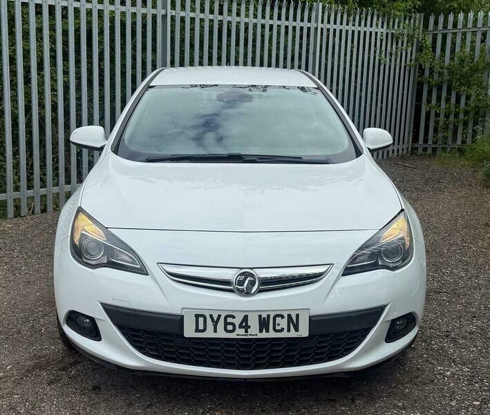 Vauxhall Astra GTC 2.0 Cdti Sri Euro White #2