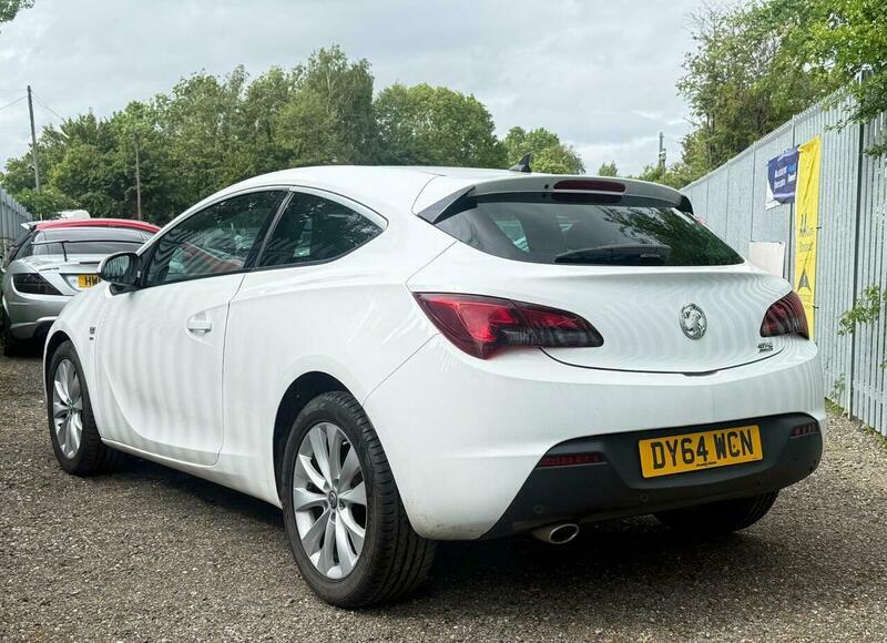 Vauxhall Astra GTC 2.0 Cdti Sri Euro White #3