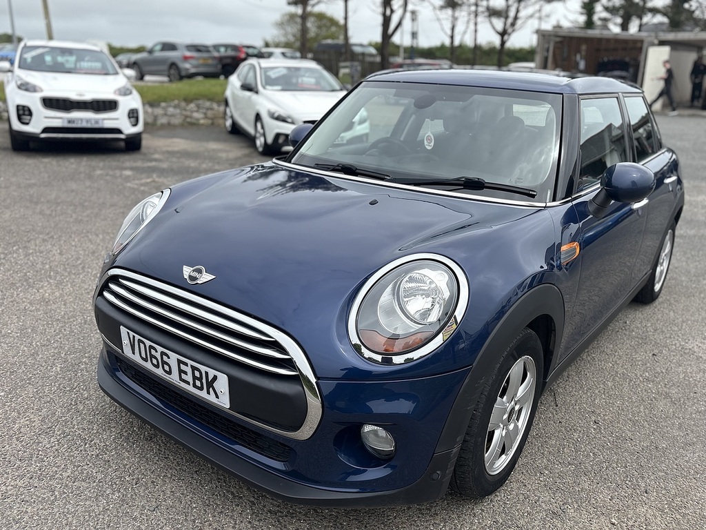 Mini Hatch One Blue