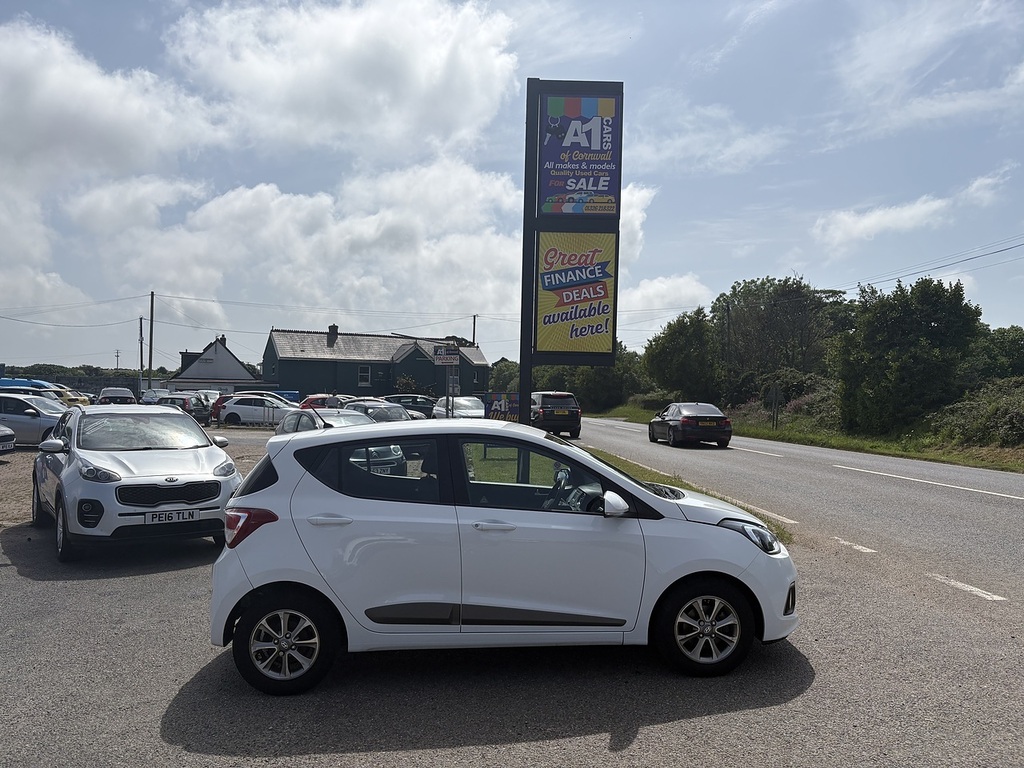 Hyundai I10 Premium WF65EGU White #4