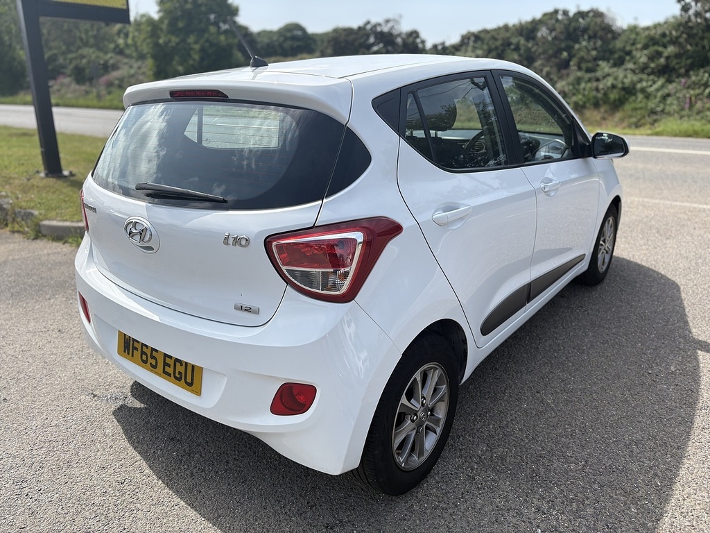 Hyundai I10 Premium WF65EGU White #2