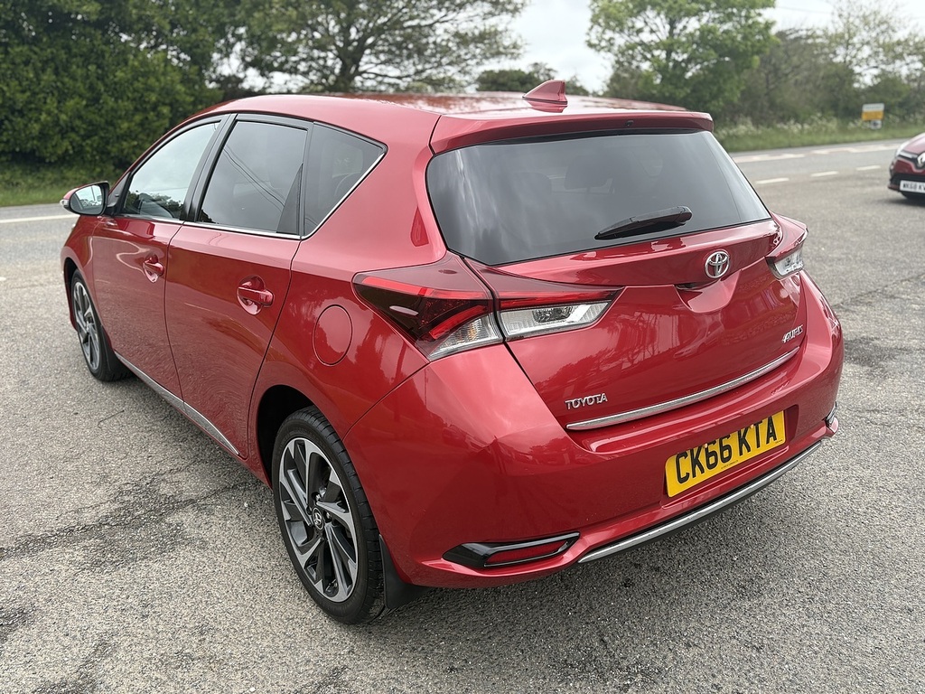 Toyota Auris Vvt-i Design CK66KTA Red #2