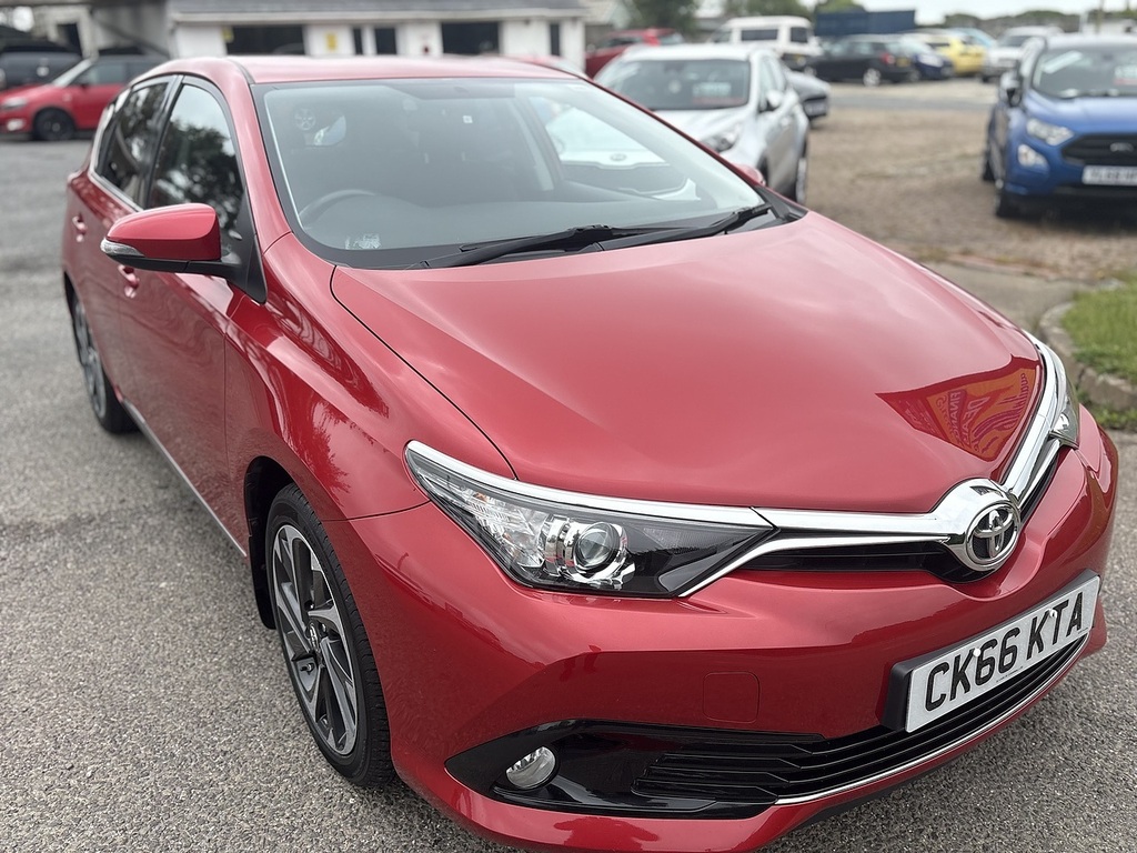 Toyota Auris Vvt-i Design CK66KTA Red #5