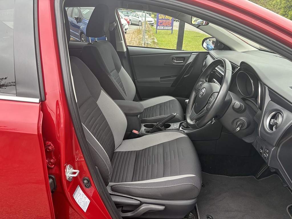 Toyota Auris Vvt-i Design CK66KTA Red #6