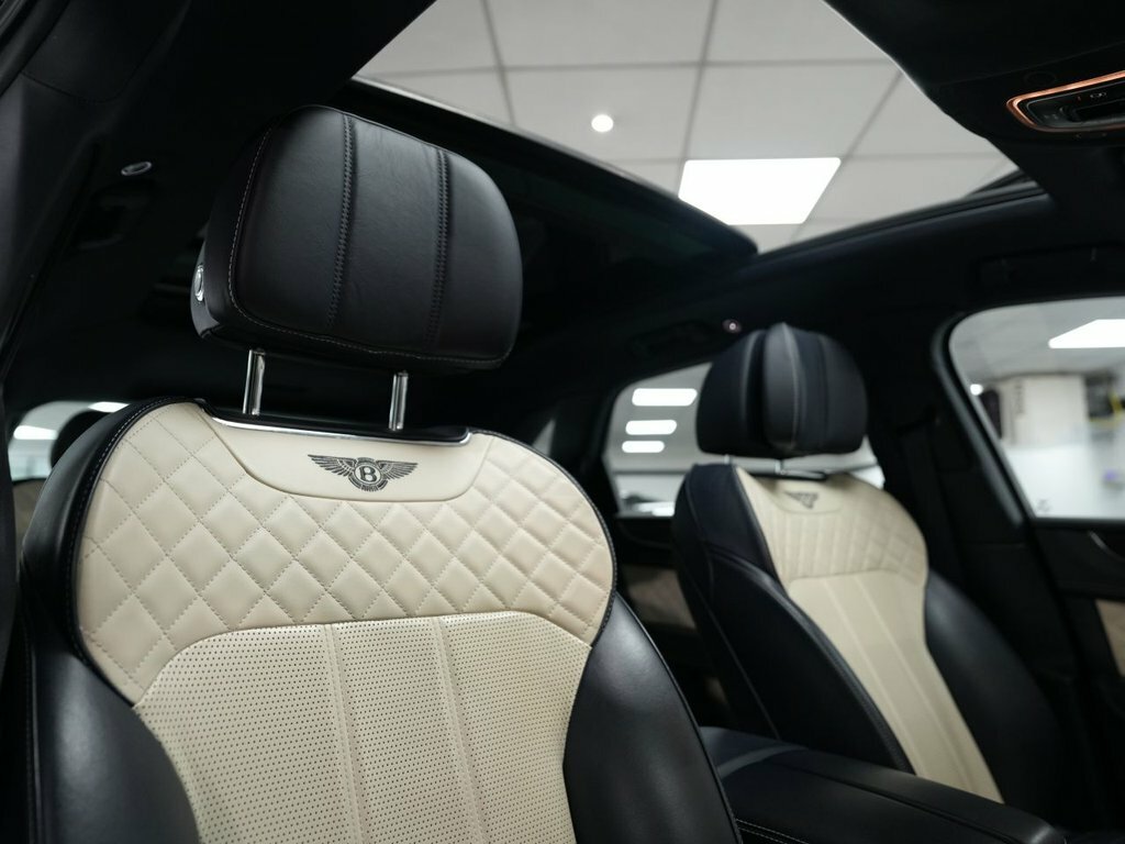 Bentley Bentayga Suv FL18JWM Blue #3