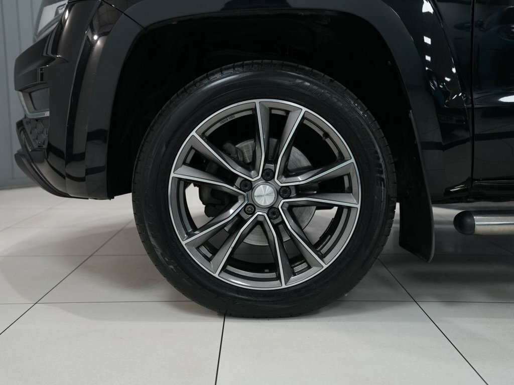 Volkswagen Amarok 3L Aventura Black #4