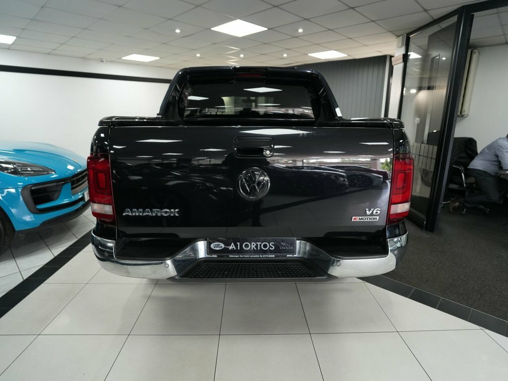 Volkswagen Amarok 3L Aventura Black #6