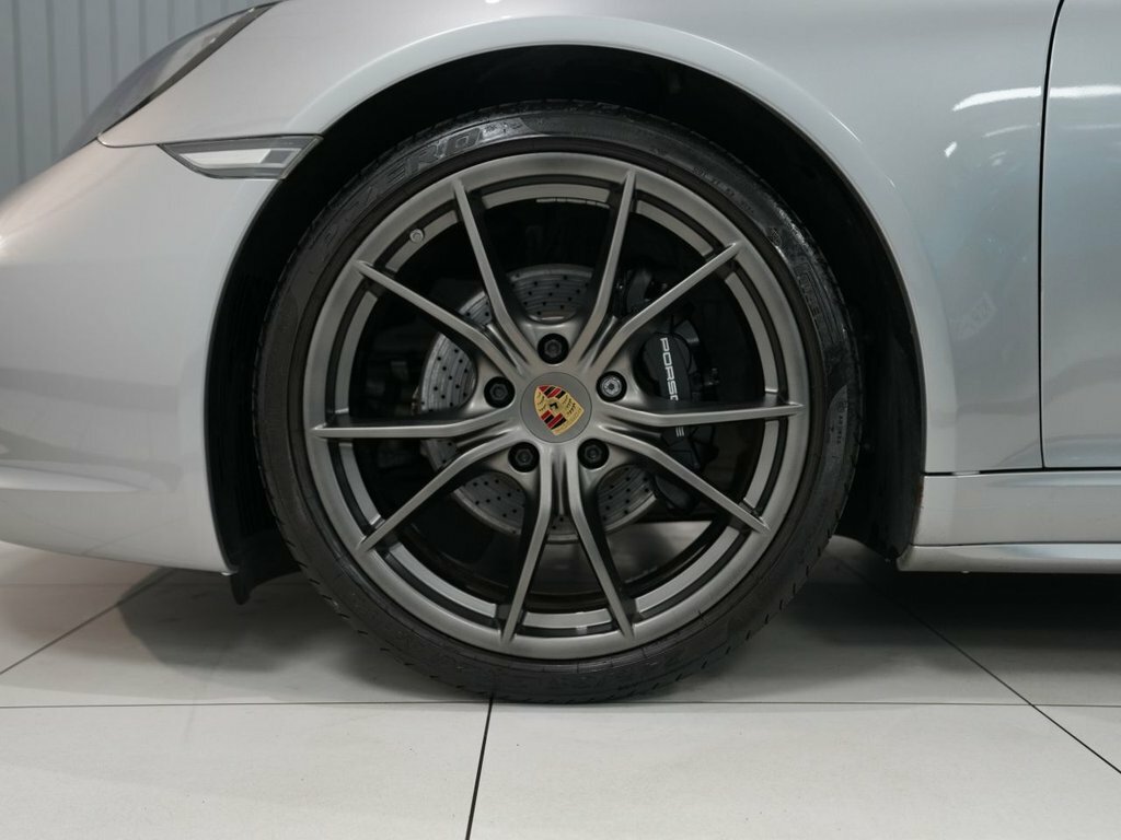Porsche 911 3L 991 Carrera 4 NA16AKP Silver #5