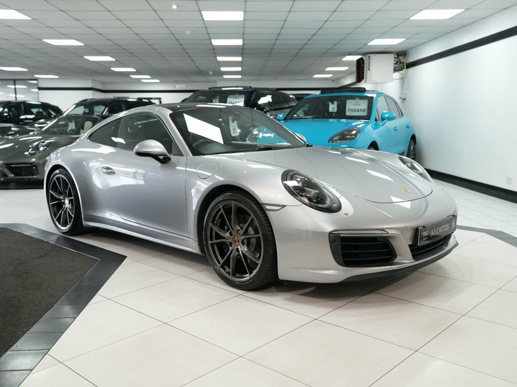 Porsche 911 3L 991 Carrera 4 Silver