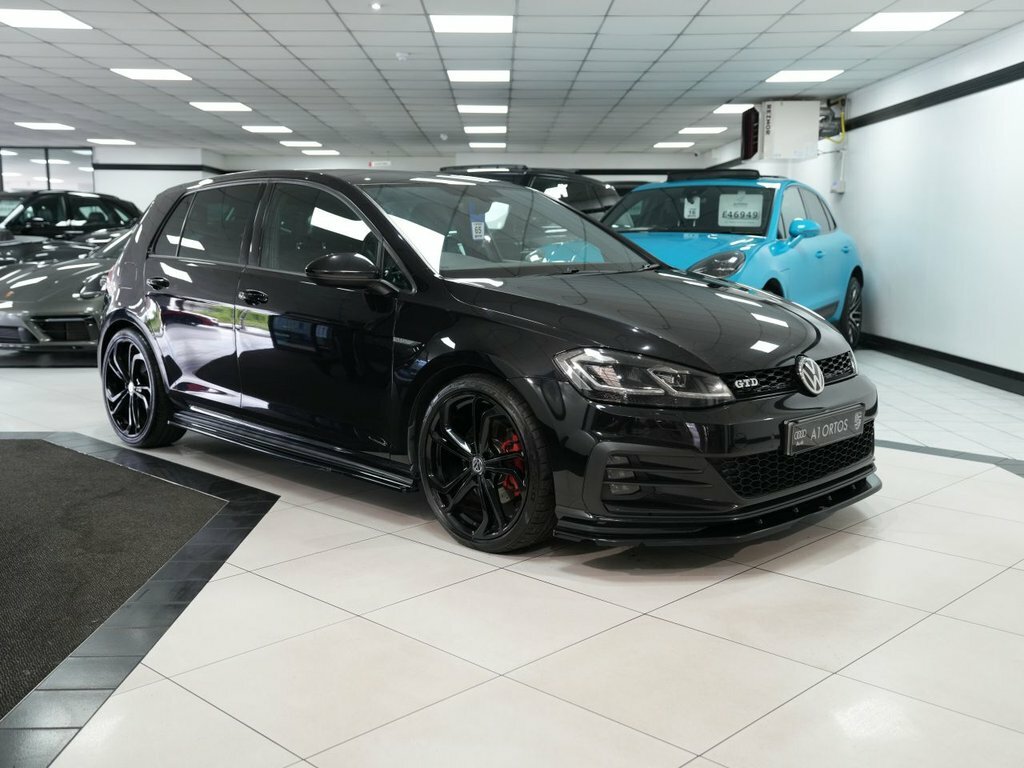 Volkswagen Golf 2L Gtd Black
