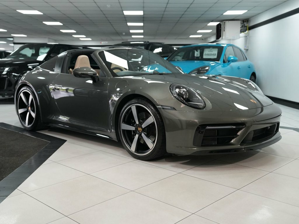 Porsche 911 3L 992 4S Green