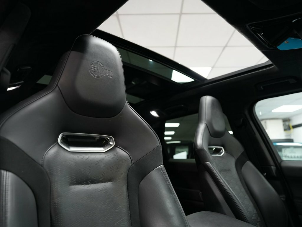 Land Rover Range Rover Sport 5L Svr Carbon Edition BYZ2068 Black #3