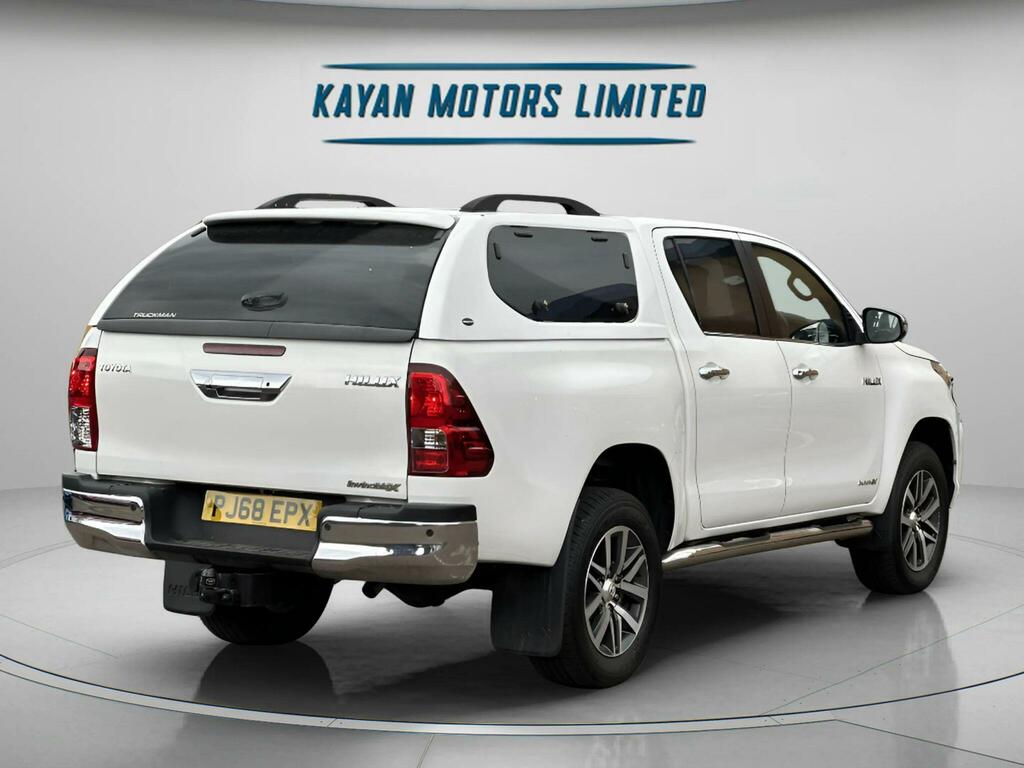 Toyota HILUX 2.4 D-4d Invincible X Pickup Double Cab White #3