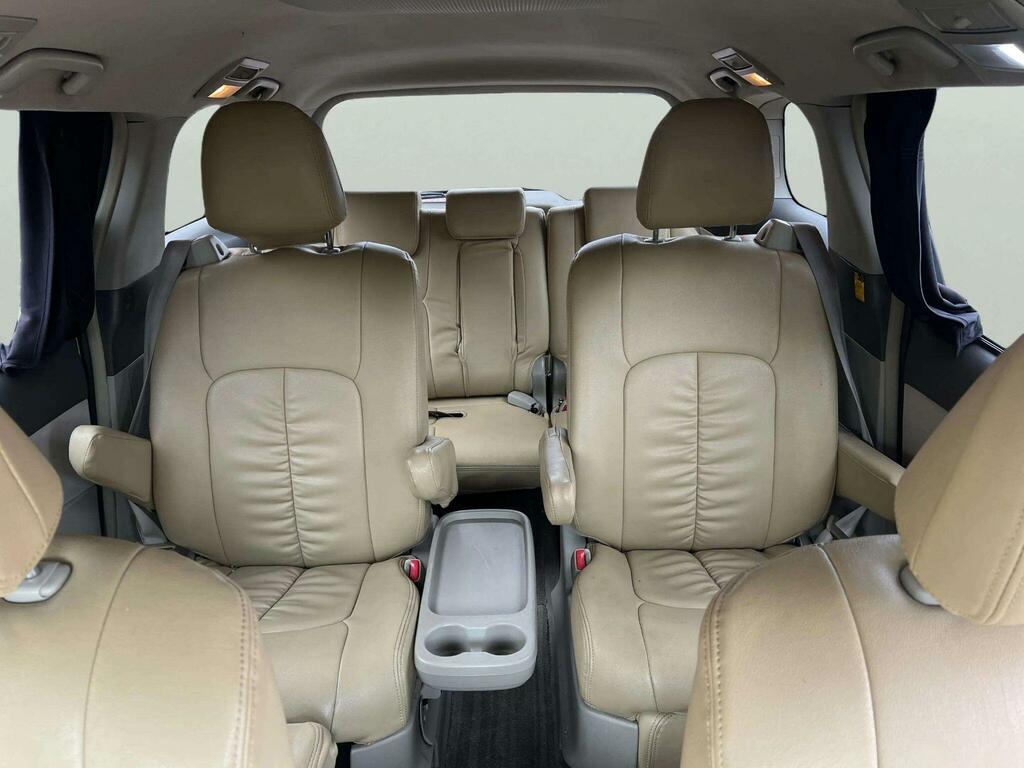 Toyota Estima #3