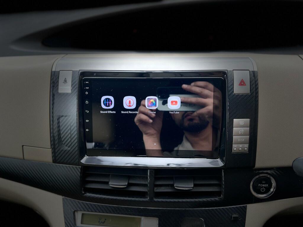 Toyota Estima #39