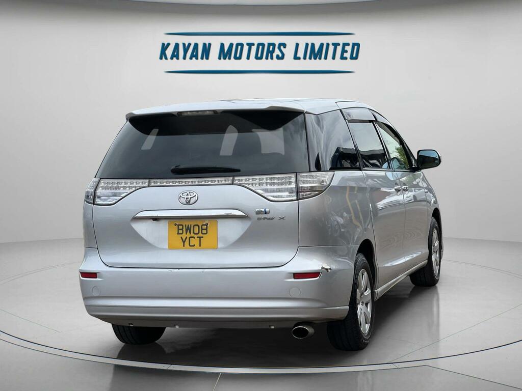 Toyota Estima #9