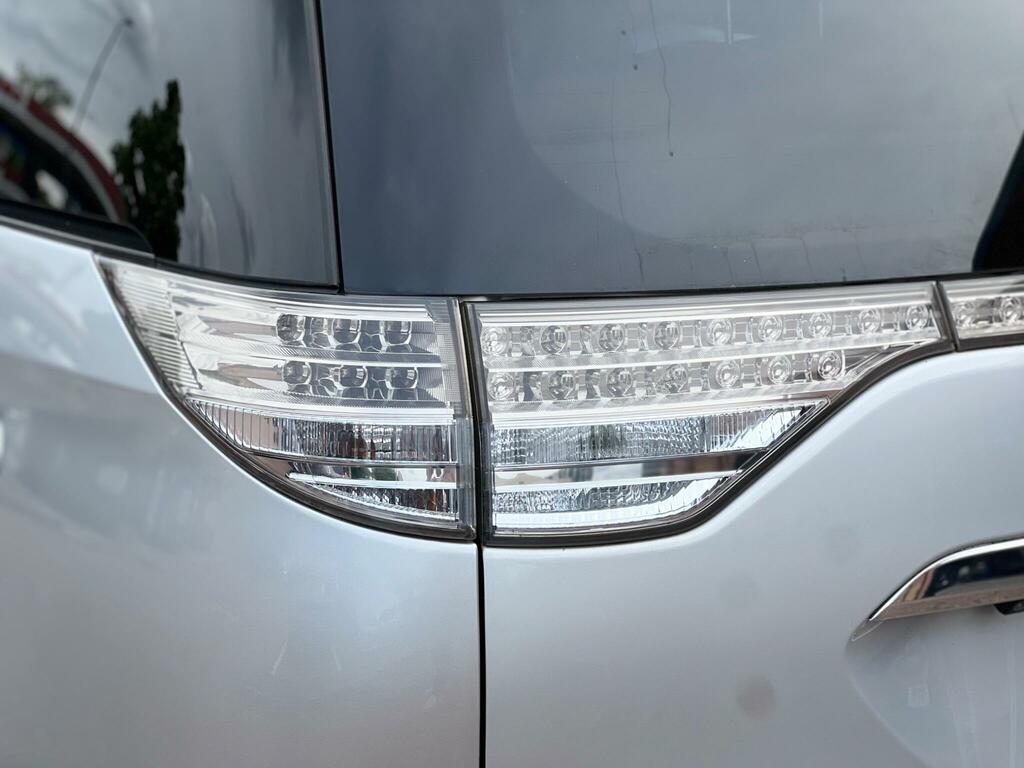 Toyota Estima #19