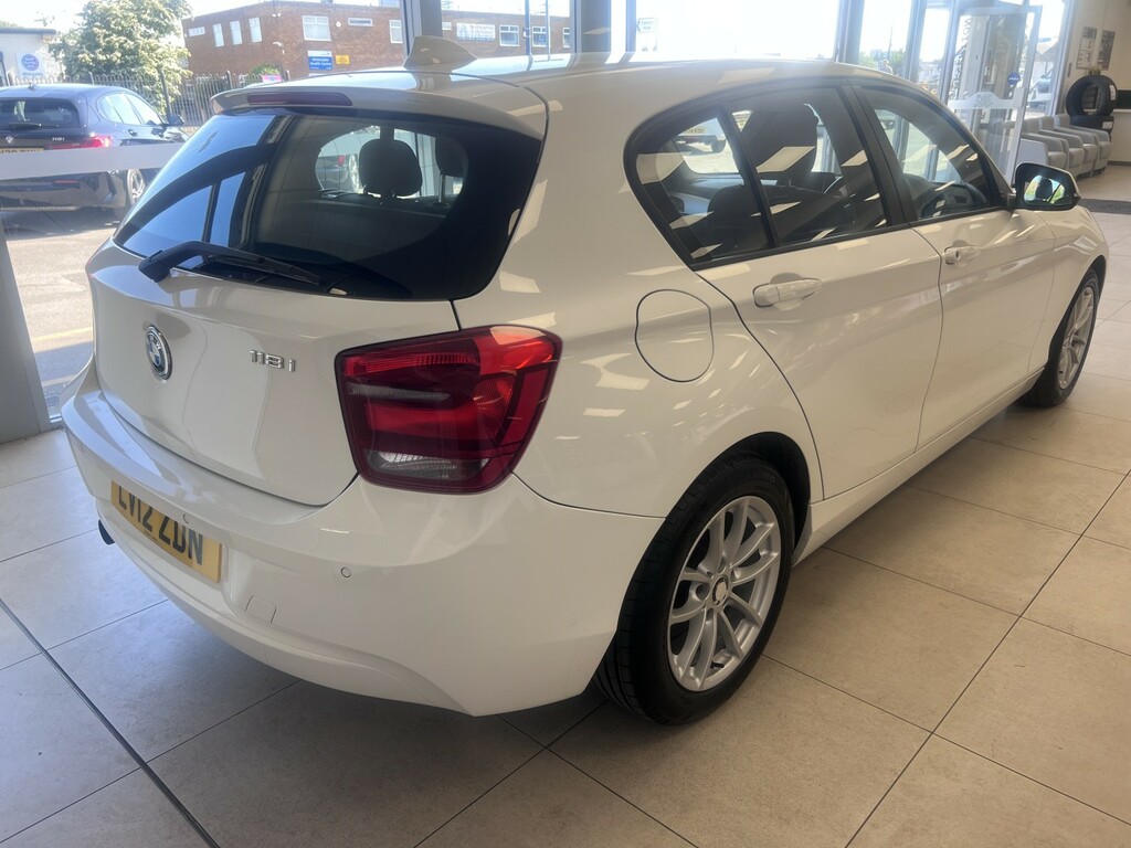 BMW 1 Series Hatchback 1.6 118I Se 5-Door 201212 White #5