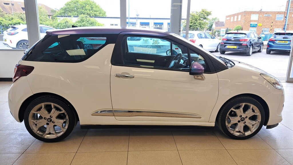 Citroen DS3 Hatchback 1.6 E-hdi Airdream Dstyle Plus 201414 GF14VKC White #2