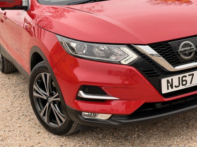 Nissan Qashqai Dig-t N-connecta Euro 6 NJ67KYW Red #6