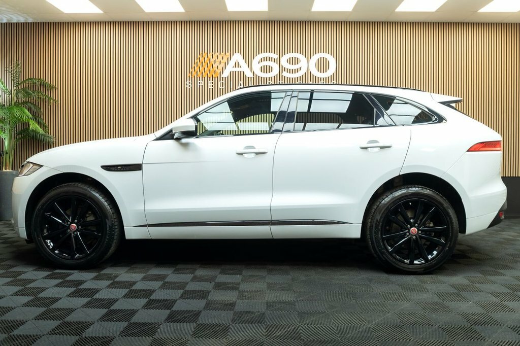 Jaguar F-Pace 2L Chequered Flag CK70GZL White #4