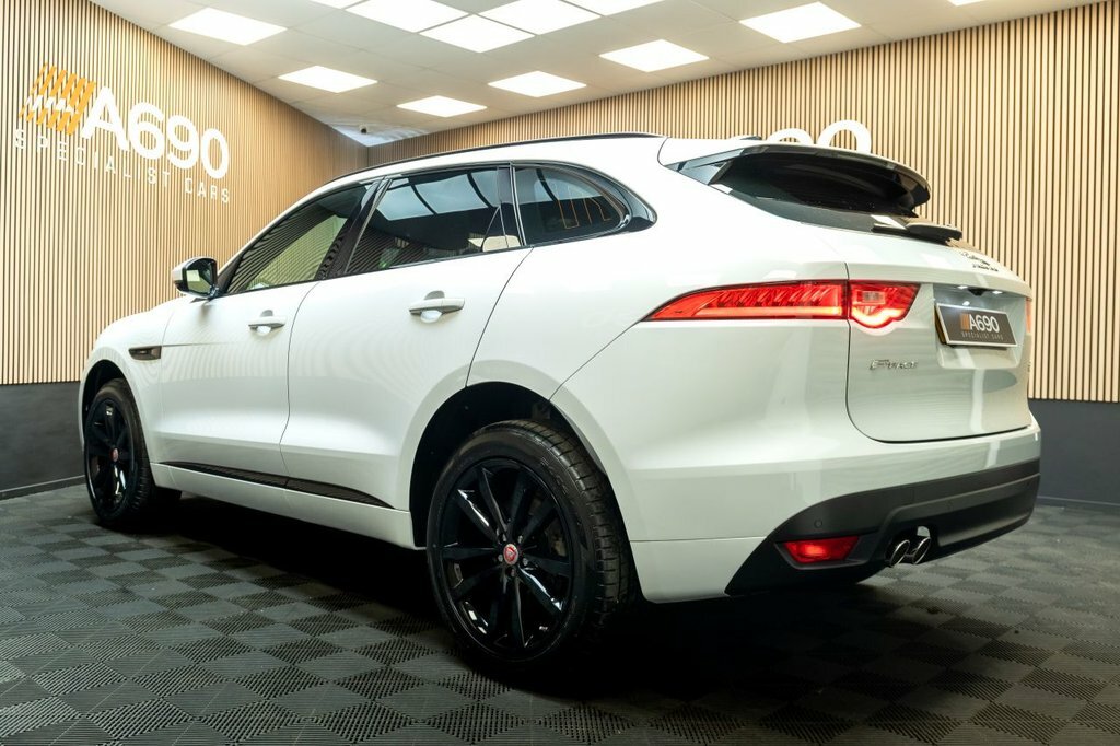 Jaguar F-Pace 2L Chequered Flag CK70GZL White #5