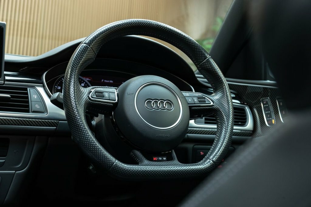 Audi RS6 Avant Estate Black #20
