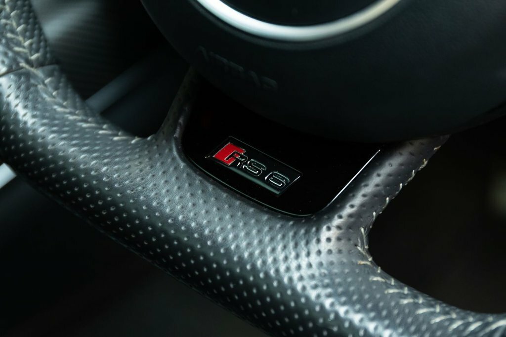 Audi RS6 Avant Estate Black #50
