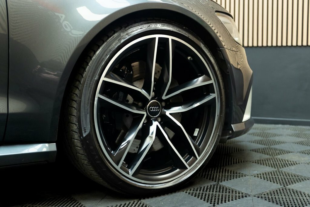 Audi RS6 Avant Estate Black #10