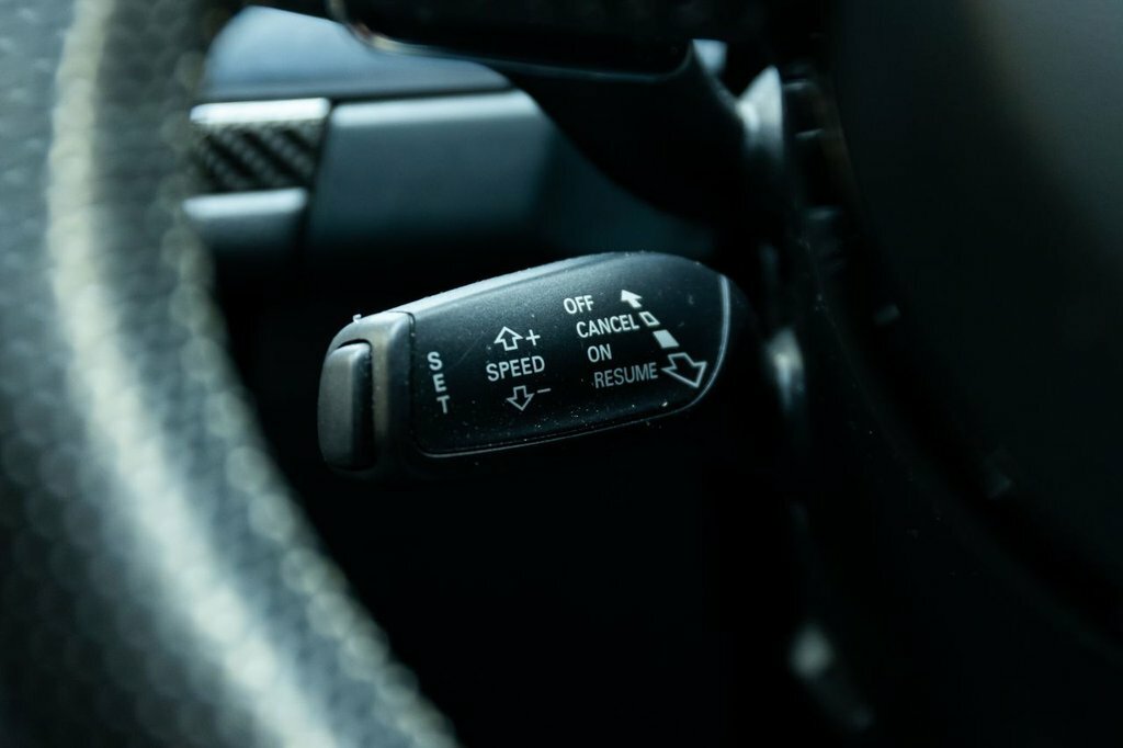 Audi RS6 Avant Estate Black #41