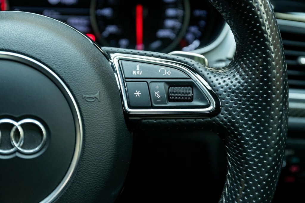 Audi RS6 Avant Estate Black #40