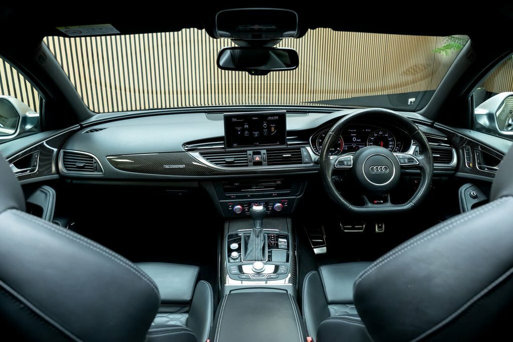 Audi RS6 Avant Estate Black #19