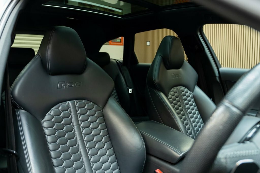 Audi RS6 Avant Estate Black #46