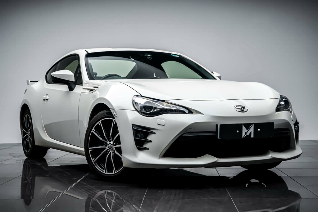 Toyota GT86 Automatic White #1