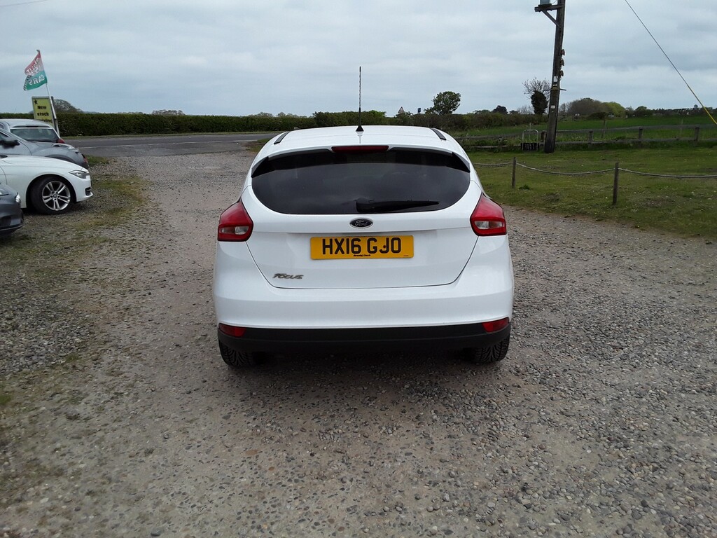 Ford Focus Hatchback 1.5 Tdci Zetec 2016 HX16GJO White #6