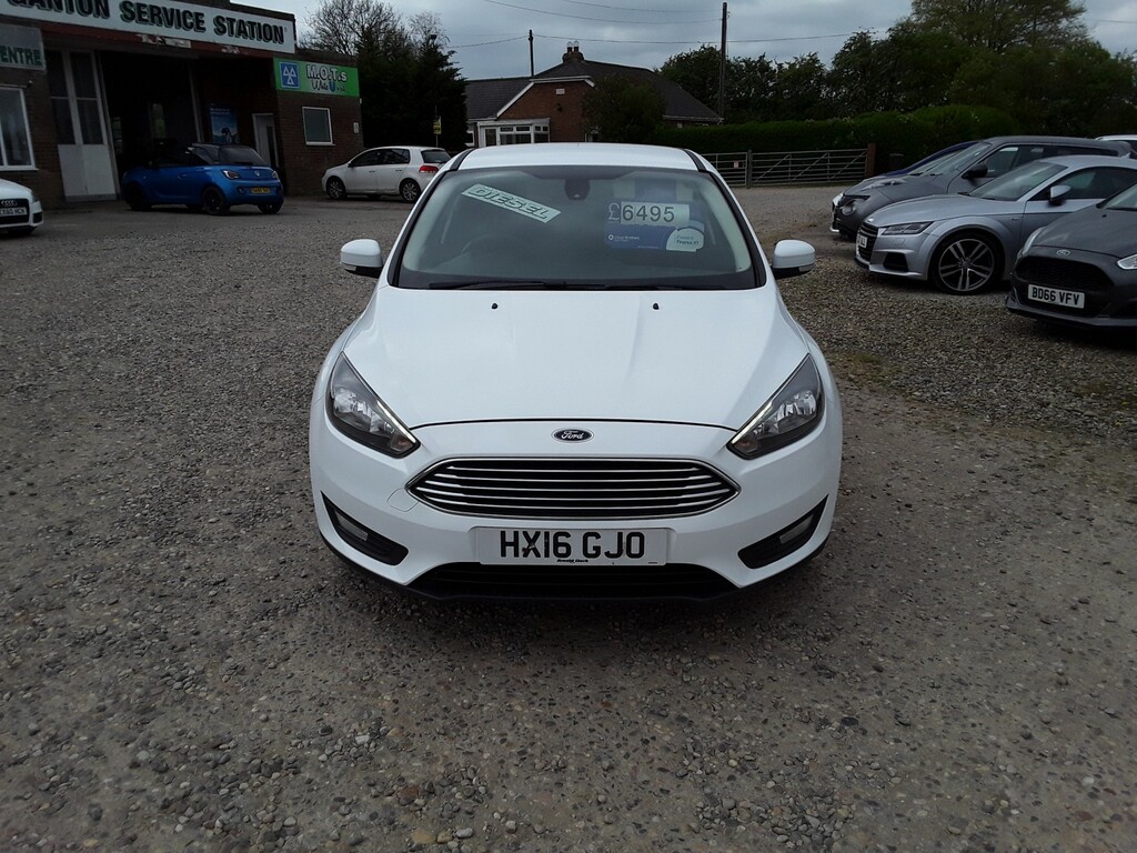 Ford Focus Hatchback 1.5 Tdci Zetec 2016 HX16GJO White #2