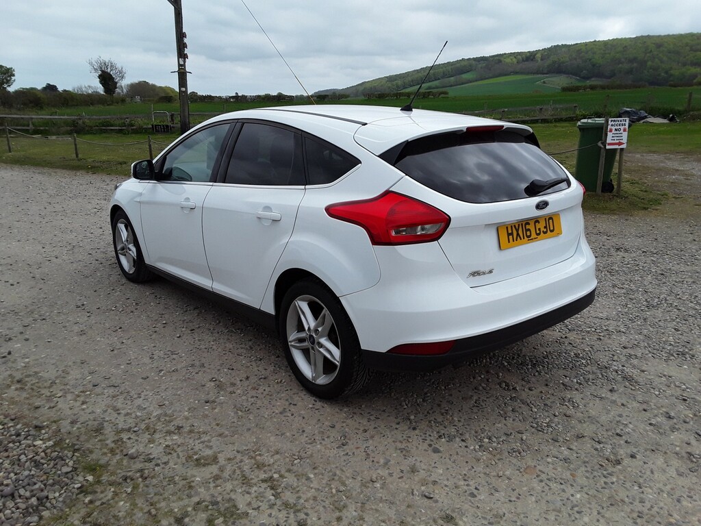 Ford Focus Hatchback 1.5 Tdci Zetec 2016 HX16GJO White #5