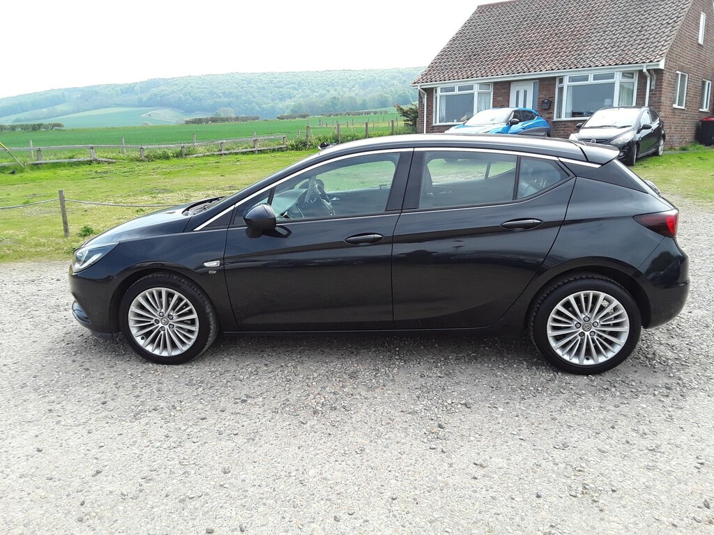 Vauxhall Astra Hatchback 1.6 Cdti Blueinjection Elite Nav 2016 VE16HZR Black #4