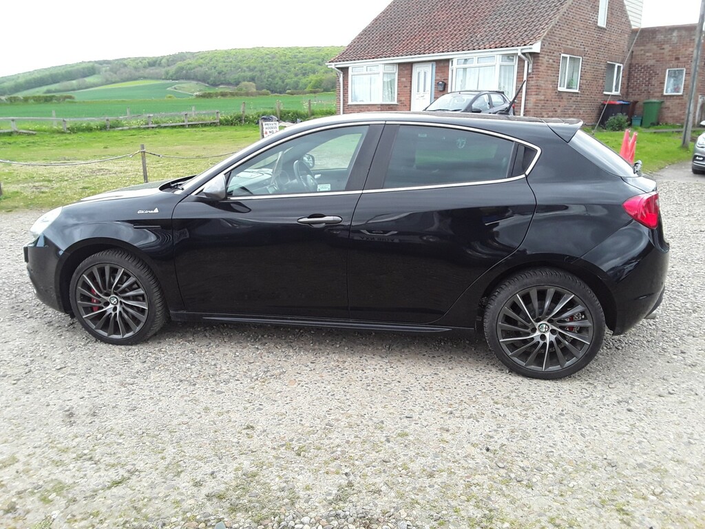 Alfa Romeo Giulietta Hatchback 2.0 Giulietta 2.0 Jtdm-2 150 Bhp Qv Line NV65XLX Black #4