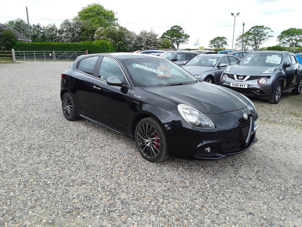Alfa Romeo Giulietta Hatchback 2.0 Giulietta 2.0 Jtdm-2 150 Bhp Qv Line Black