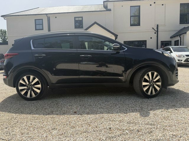 Kia Sportage 2.0 Crdi Kx-3 Suv Awd Euro 6 134 AV17HGJ Black #4