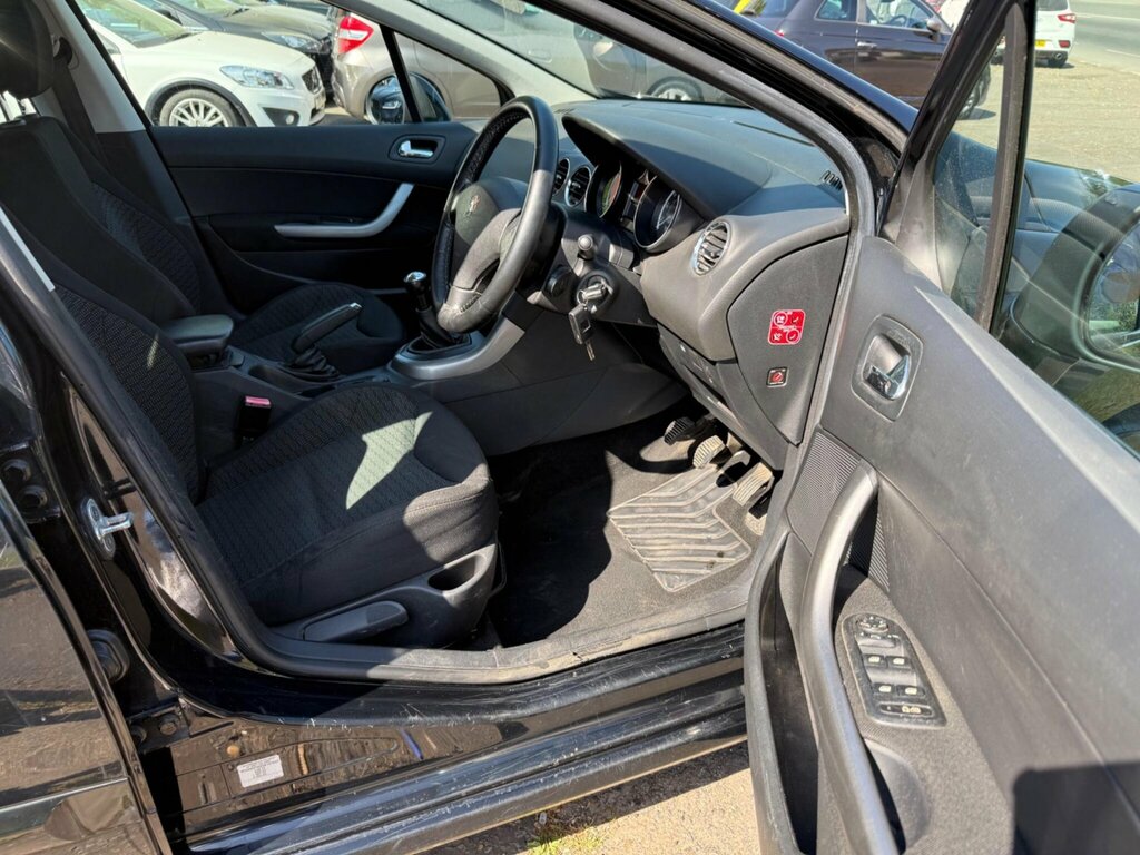 Peugeot 308 SW 1.6 Hdi Sr Silver #17
