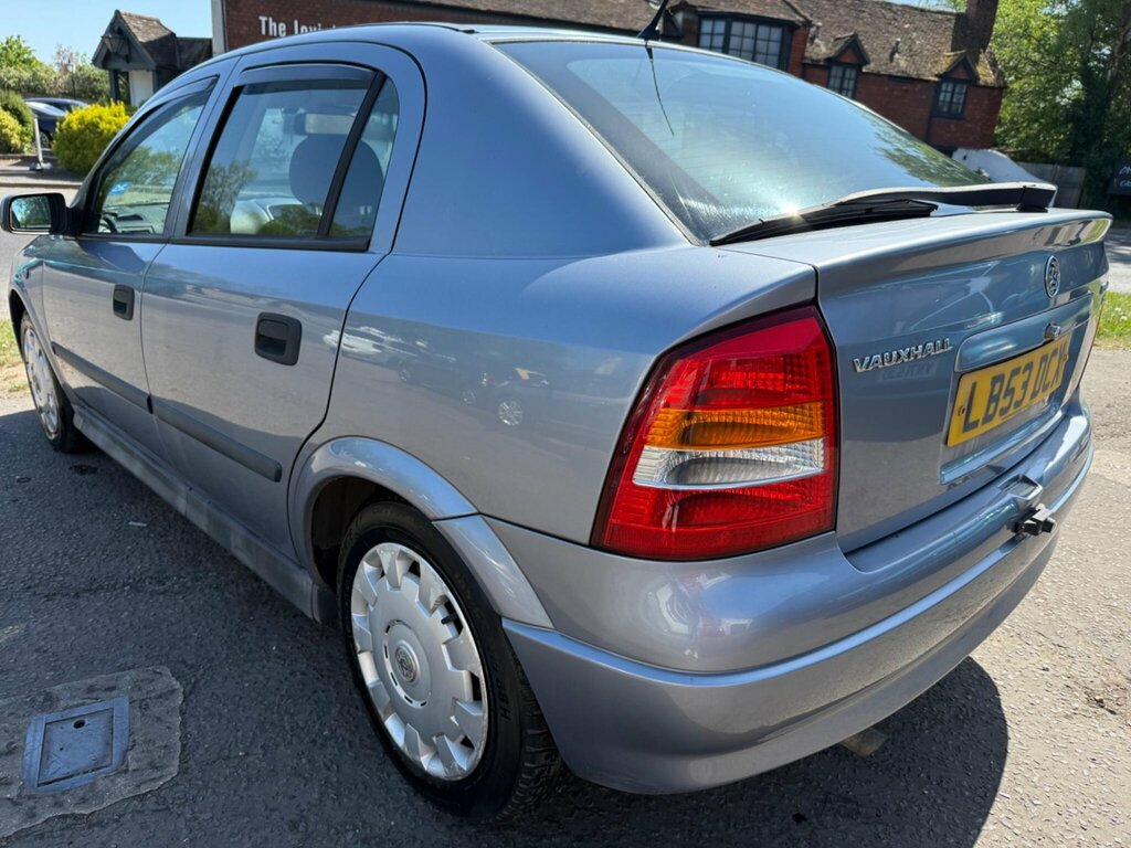 Vauxhall Astra 1.6I Club Red #11