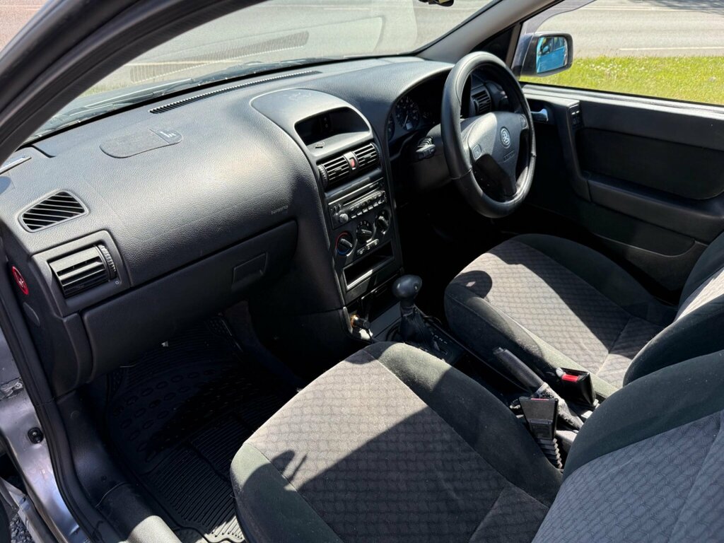 Vauxhall Astra 1.6I Club Red #20