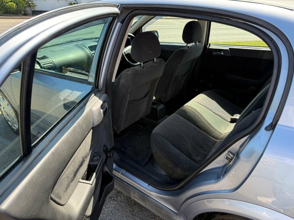 Vauxhall Astra 1.6I Club Red #22