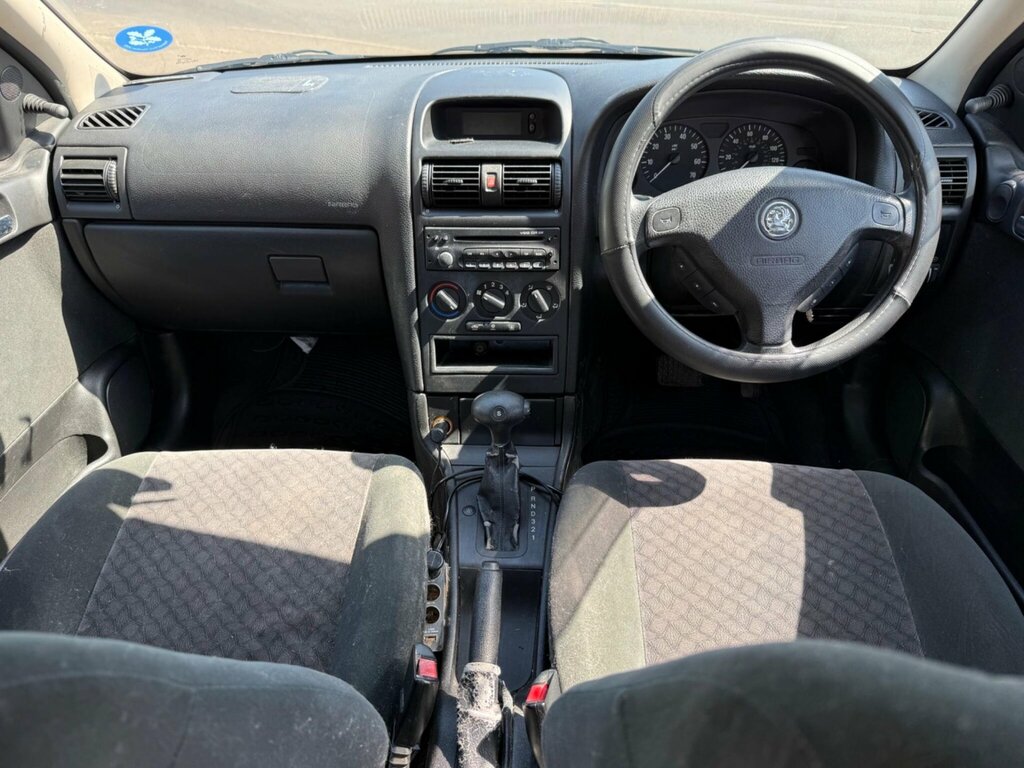 Vauxhall Astra 1.6I Club Red #28