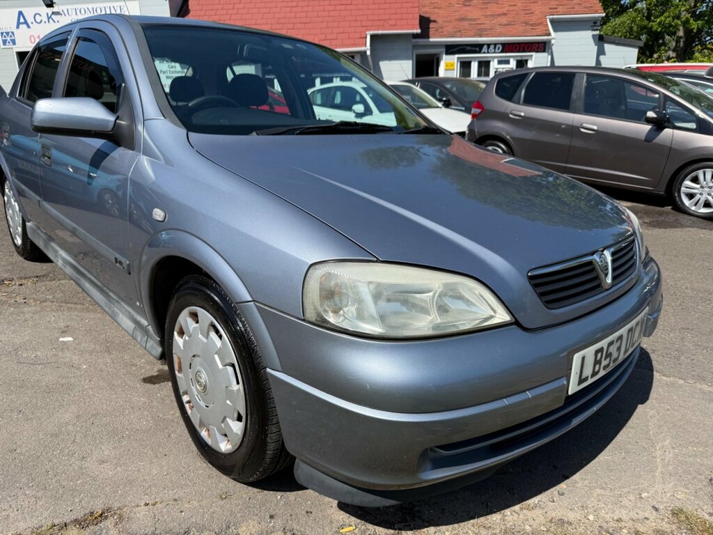 Vauxhall Astra 1.6I Club Red #3