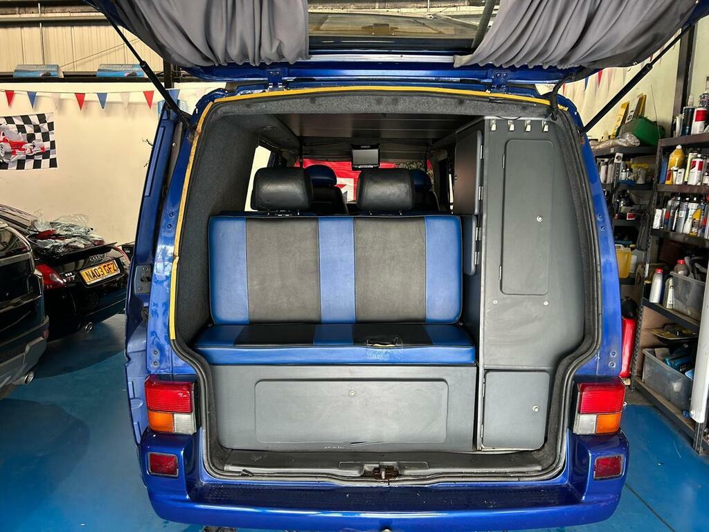 Volkswagen Transporter Mpv Green #15